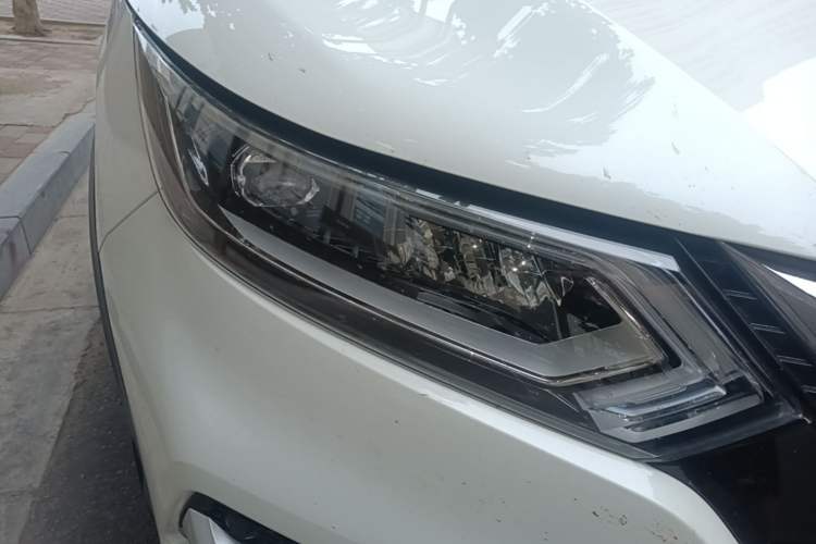 Used Nissan Qashqai 2022 2.0L CVT XV Premier Luxury Edition Right Front Headlight