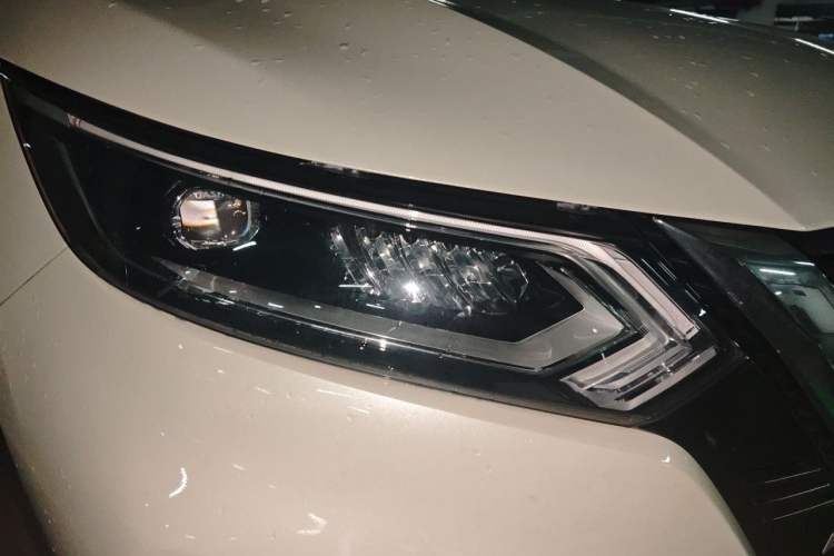 Used Nissan Qashqai 2022 2.0L CVT XV Premier Luxury Edition Right Front Headlight