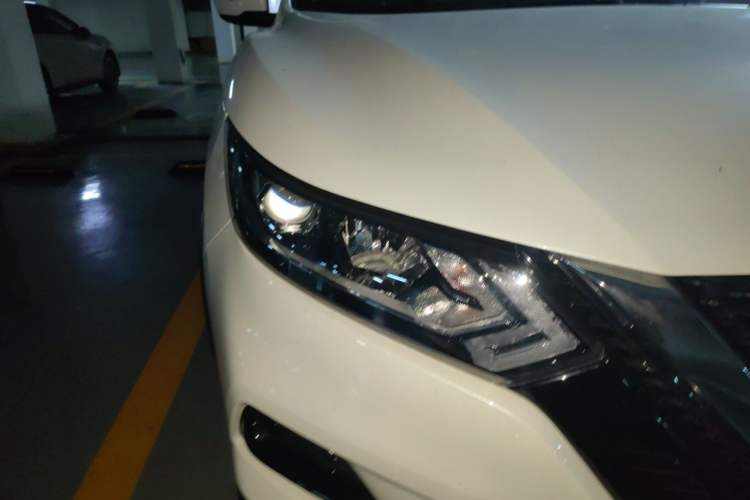 Used Nissan Qashqai 2022 2.0L CVT XV Smart Enjoyment Version Right Front Headlight