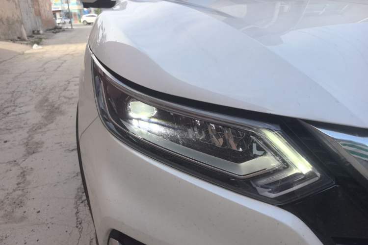 Used Nissan Qashqai 2022 2.0L CVT XV Premier Luxury Edition Right Front Headlight