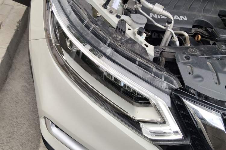Used Nissan Qashqai 2022 2.0L CVT XV Premier Luxury Edition Right Front Headlight