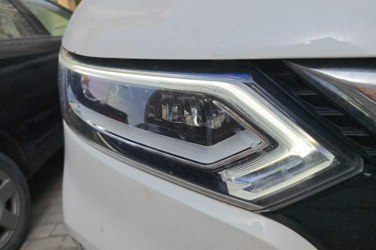 Used Nissan Qashqai 2022 2.0L CVT XV Premier Luxury Edition Right Front Headlight