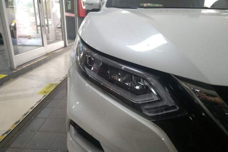 Used Nissan Qashqai 2022 2.0L CVT XV Premier Luxury Edition Right Front Headlight