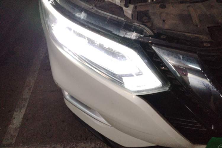 Used Nissan Qashqai 2022 2.0L CVT XV Premier Luxury Edition Right Front Headlight