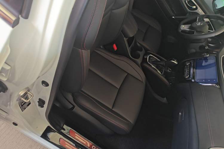 Used Nissan Qashqai 2022 2.0L CVT XV Premier Luxury Edition Right Front Seat