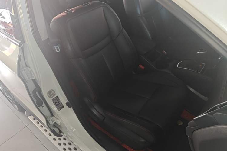 Used Nissan Qashqai 2022 2.0L CVT XV Premier Luxury Edition Right Front Seat