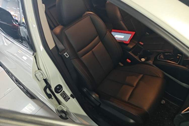 Used Nissan Qashqai 2022 2.0L CVT XV Premier Luxury Edition Right Front Seat