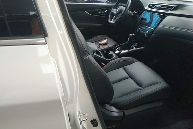 Used Nissan Qashqai 2022 2.0L CVT XV Smart Enjoyment Version Right Front Seat