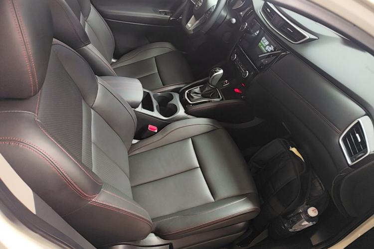 Used Nissan Qashqai 2022 2.0L CVT XV Premier Luxury Edition Right Front Seat