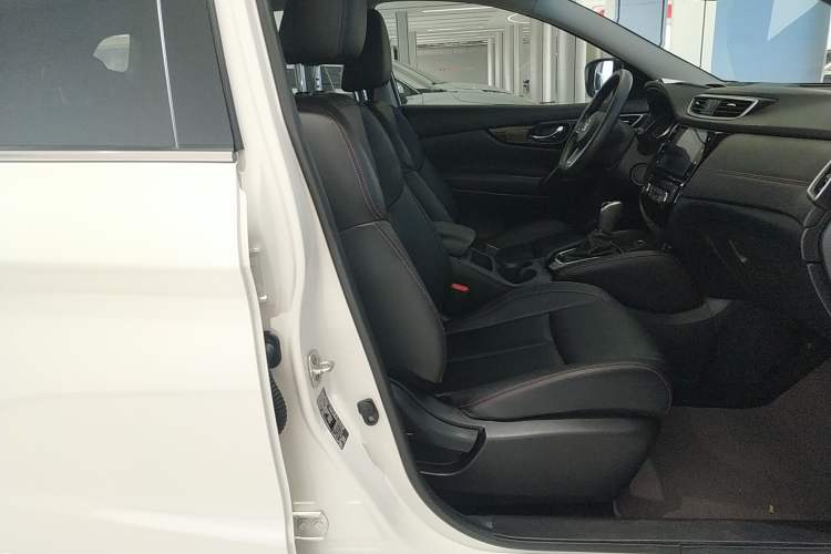 Used Nissan Qashqai 2022 2.0L CVT XV Smart Enjoyment Version Right Front Seat
