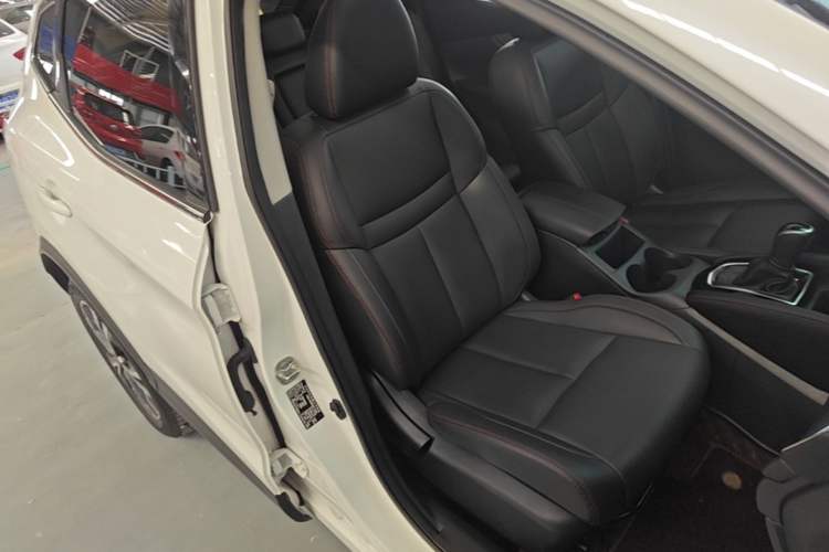 Used Nissan Qashqai 2022 2.0L CVT XV Premier Luxury Edition Right Front Seat