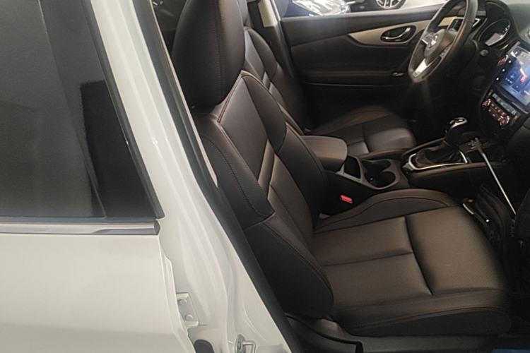 Used Nissan Qashqai 2022 2.0L CVT XV Premier Luxury Edition Right Front Seat