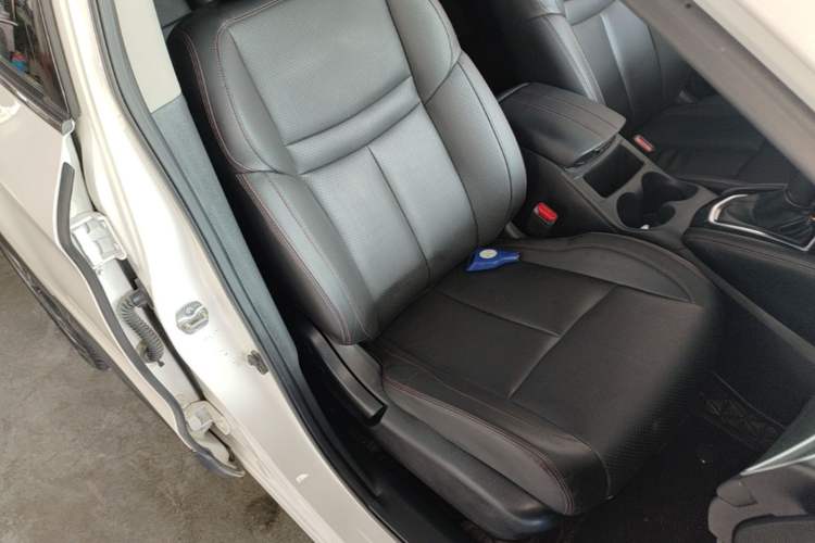 Used Nissan Qashqai 2022 2.0L CVT XV Premier Luxury Edition Right Front Seat