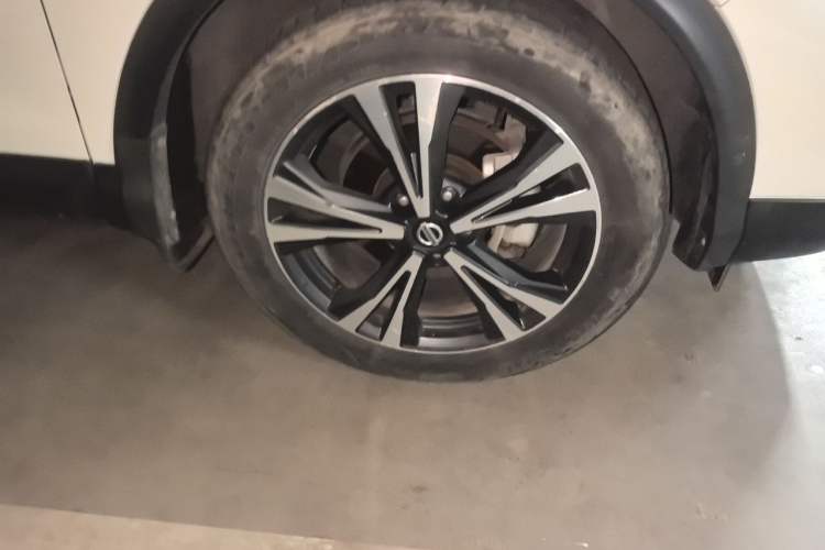 Used Nissan Qashqai 2022 2.0L CVT XV Premier Luxury Edition Right Front Wheel Hub