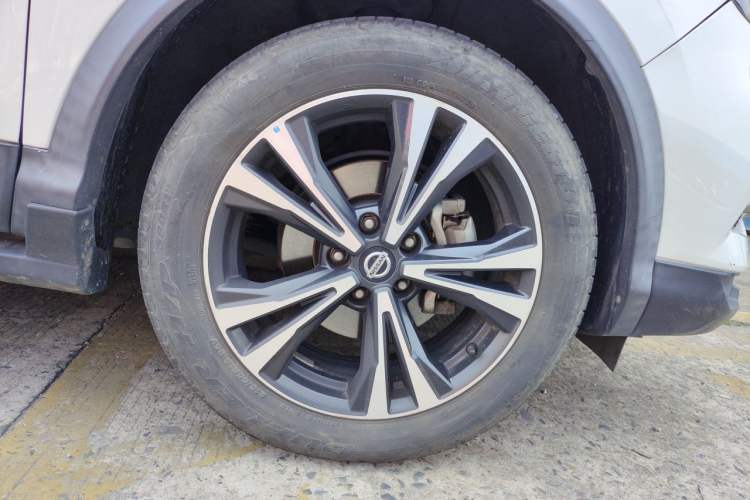 Used Nissan Qashqai 2022 2.0L CVT XV Premier Luxury Edition Right Front Wheel Hub