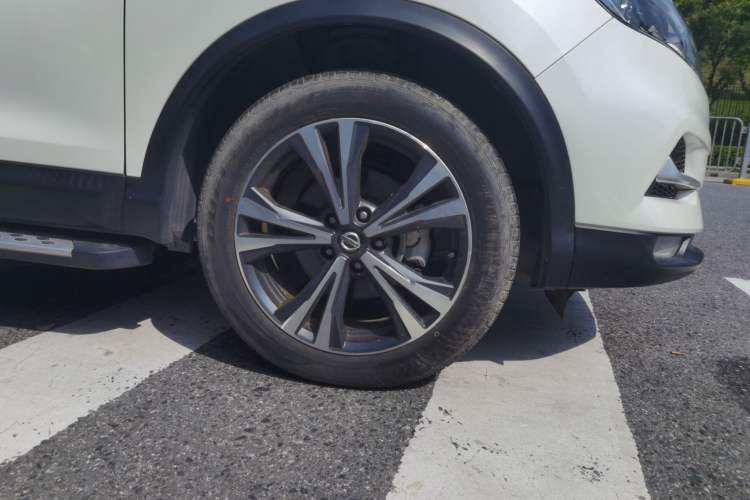 Used Nissan Qashqai 2022 2.0L CVT XV Premier Luxury Edition Right Front Wheel Hub
