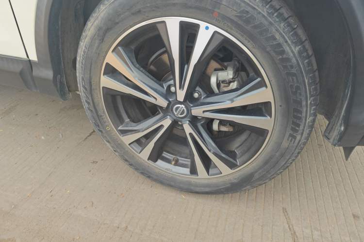 Used Nissan Qashqai 2022 2.0L CVT XV Premier Luxury Edition Right Front Wheel Hub