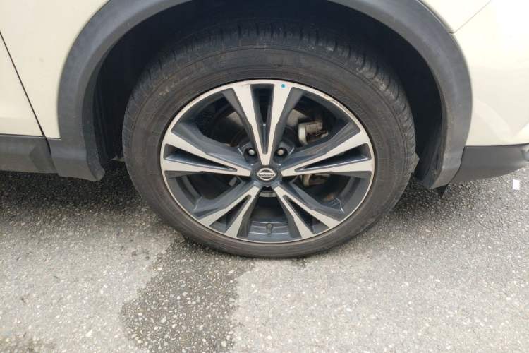Used Nissan Qashqai 2022 2.0L CVT XV Premier Luxury Edition Right Front Wheel Hub