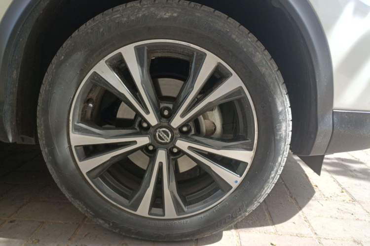 Used Nissan Qashqai 2022 2.0L CVT XV Premier Luxury Edition Right Front Wheel Hub