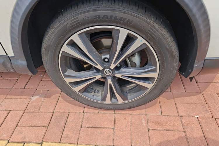 Used Nissan Qashqai 2022 2.0L CVT XV Premier Luxury Edition Right Front Wheel Hub
