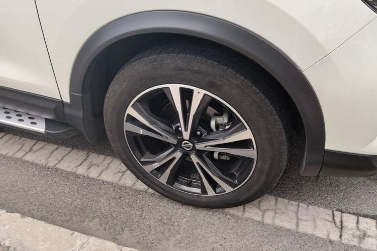 Used Nissan Qashqai 2022 2.0L CVT XV Premier Luxury Edition Right Front Wheel Hub