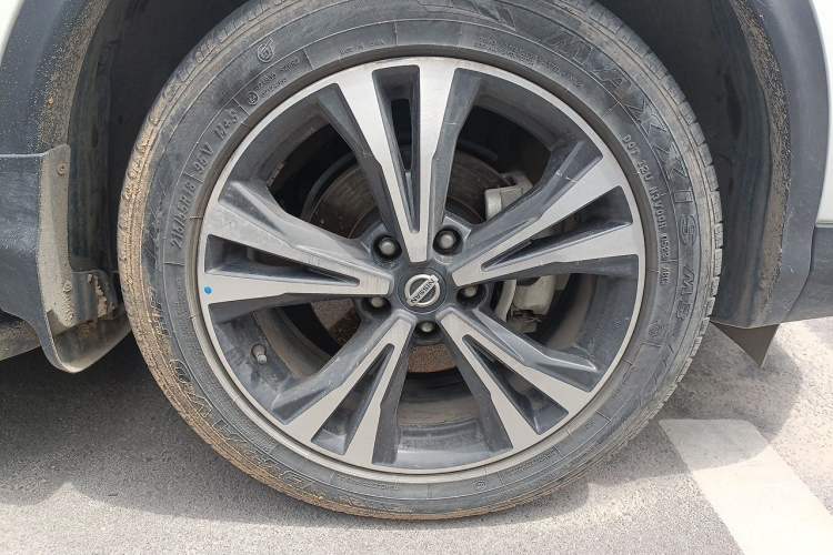 Used Nissan Qashqai 2022 2.0L CVT XV Premier Luxury Edition Right Front Wheel Hub