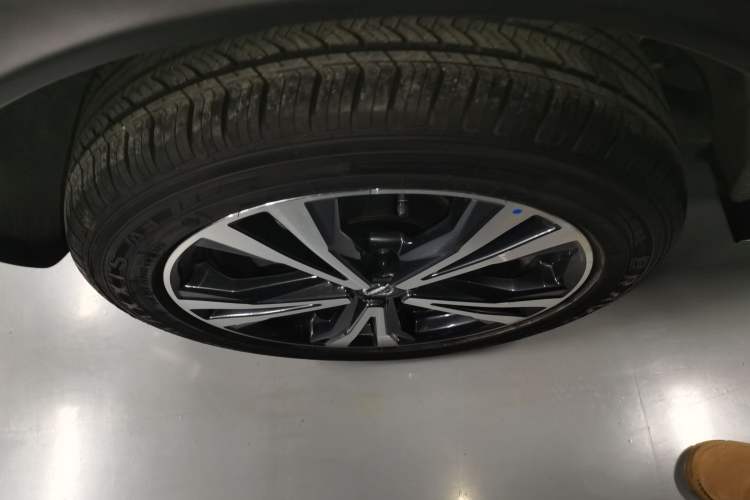 Used Nissan Qashqai 2022 2.0L CVT XV Premier Luxury Edition Right Rear Wheel Hub