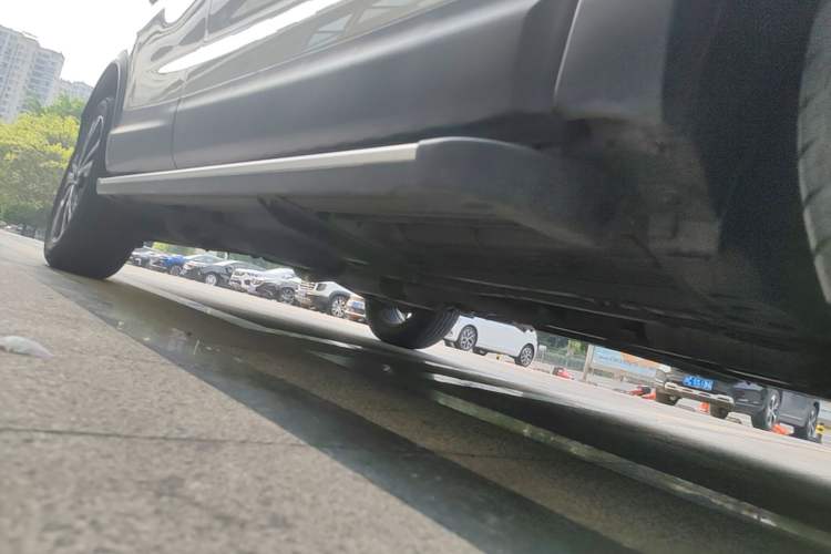 Used Nissan Qashqai 2022 2.0L CVT XV Premier Luxury Edition Right Side Sill