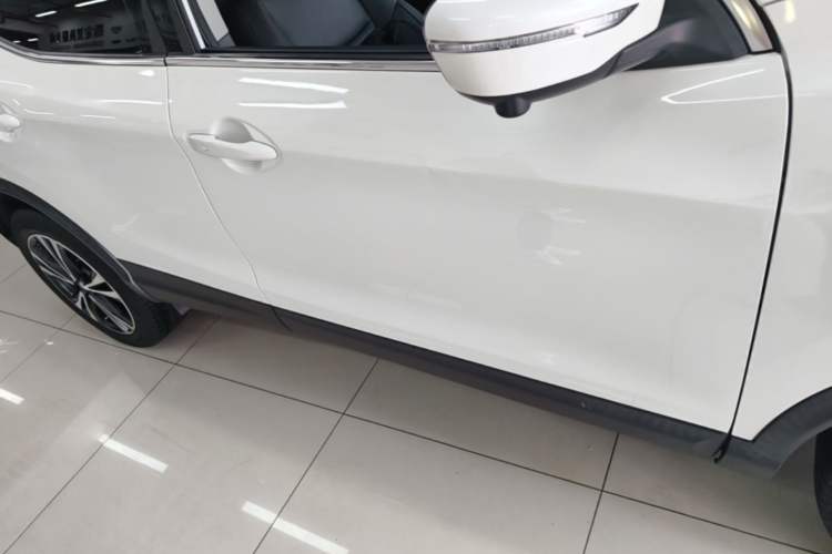 Used Nissan Qashqai 2022 2.0L CVT XV Premier Luxury Edition Right Side Sill