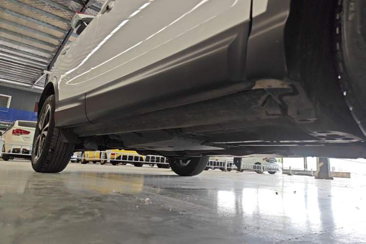 Used Nissan Qashqai 2022 2.0L CVT XV Premier Luxury Edition Right Side Sill