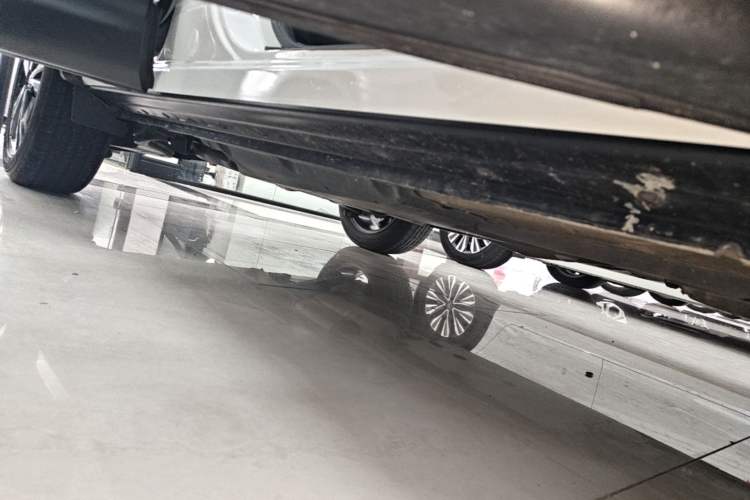 Used Nissan Qashqai 2022 2.0L CVT XV Premier Luxury Edition Right Side Sill