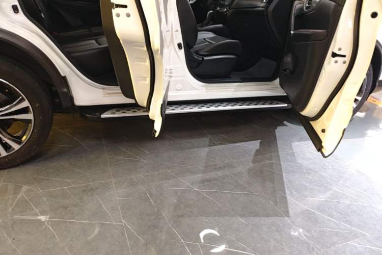 Used Nissan Qashqai 2022 2.0L CVT XV Premier Luxury Edition Right Side Sill
