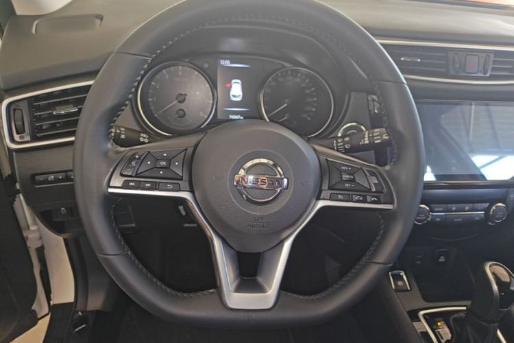 Used Nissan Qashqai 2022 2.0L CVT XV Premier Luxury Edition Steering Wheel