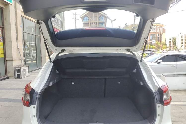 Used Nissan Qashqai 2022 2.0L CVT XV Premier Luxury Edition Trunk