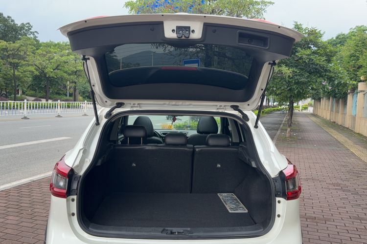Used Nissan Qashqai 2022 2.0L CVT XV Premier Luxury Edition Trunk