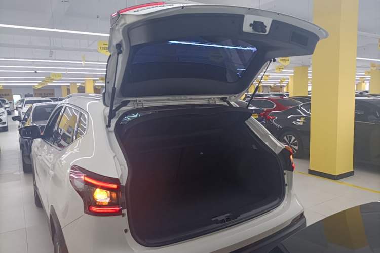 Used Nissan Qashqai 2022 2.0L CVT XV Premier Luxury Edition Trunk