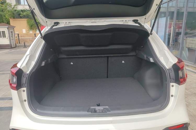 Used Nissan Qashqai 2022 2.0L CVT XV Premier Luxury Edition Trunk