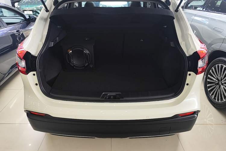 Used Nissan Qashqai 2022 2.0L CVT XV Premier Luxury Edition Trunk