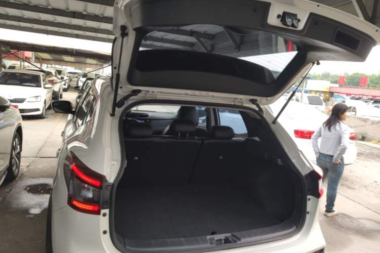 Used Nissan Qashqai 2022 2.0L CVT XV Premier Luxury Edition Trunk