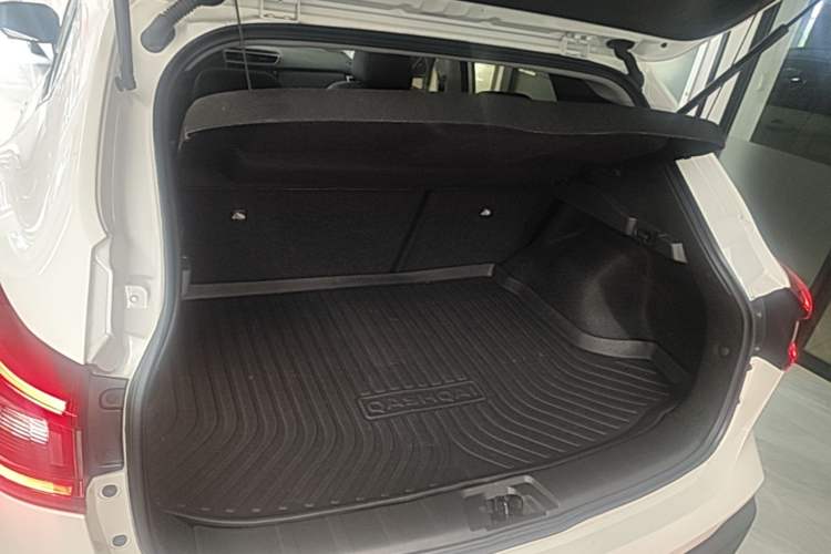 Used Nissan Qashqai 2022 2.0L CVT XV Premier Luxury Edition Trunk