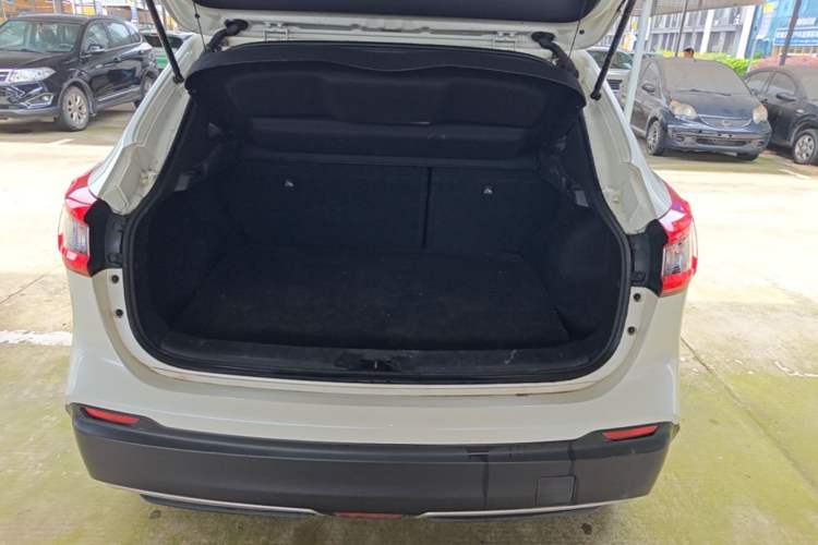 Used Nissan Qashqai 2022 2.0L CVT XV Smart Enjoyment Version Trunk