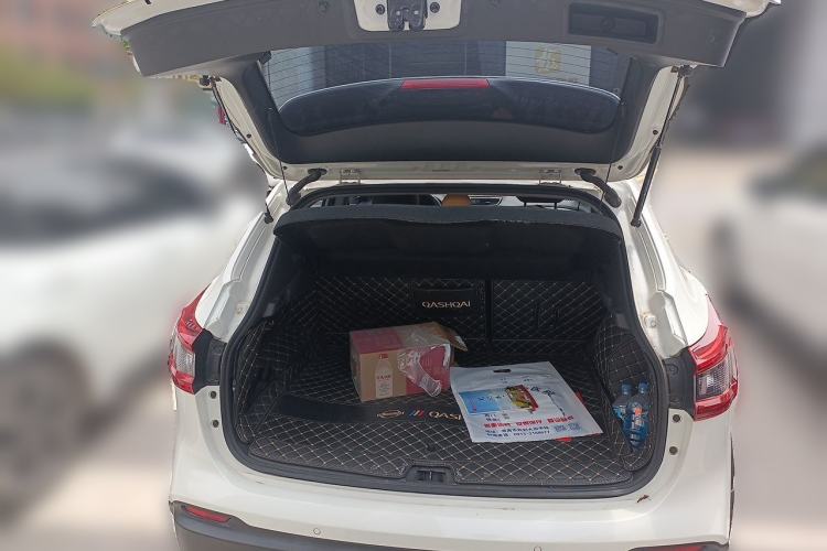 Used Nissan Qashqai 2022 2.0L CVT XV Premier Luxury Edition Trunk