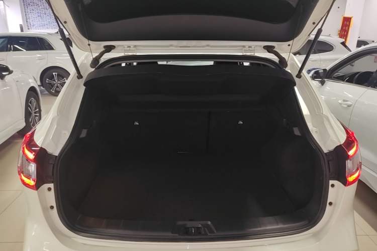 Used Nissan Qashqai 2022 2.0L CVT XV Premier Luxury Edition Trunk