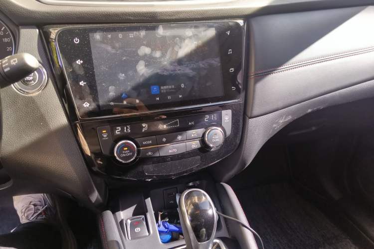Used Nissan Qashqai 2022 2.0L CVT XV Premier Luxury Edition Audio And AC Panel