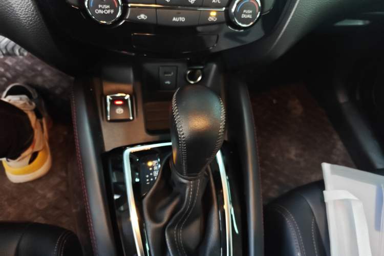 Used Nissan Qashqai 2022 2.0L CVT XV Smart Enjoyment Version Gear Lever