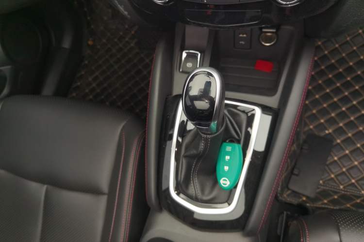 Used Nissan Qashqai 2022 2.0L CVT XV Premier Luxury Edition Gear Lever