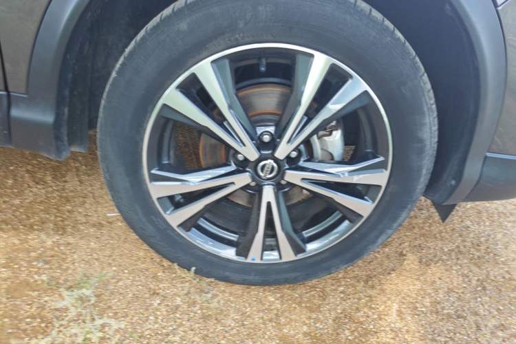 Used Nissan Qashqai 2022 2.0L CVT XV Premier Luxury Edition Right Front Wheel Hub