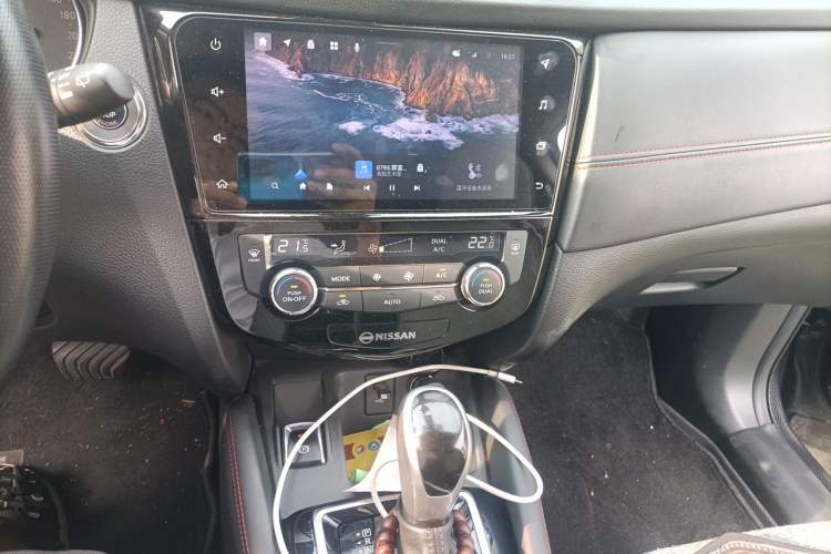 Used Nissan Qashqai 2023 Classic 2.0L CVT XV Comfort Edition Audio And AC Panel