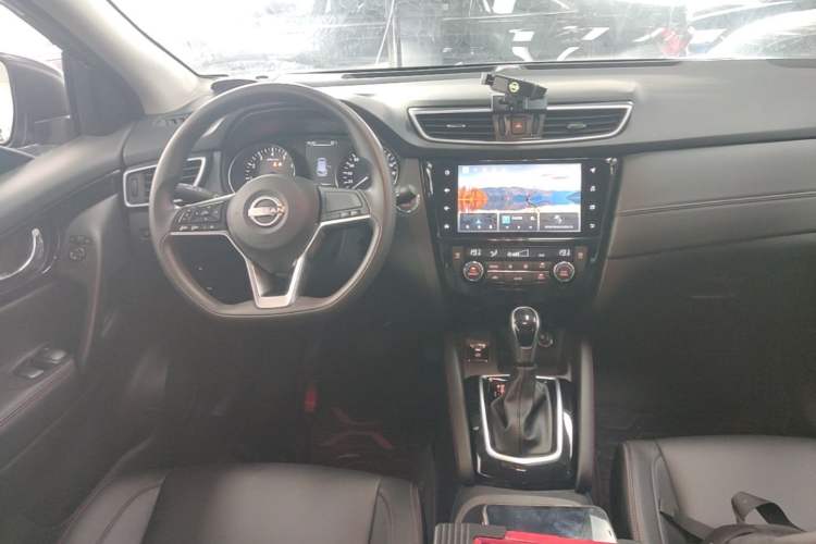 Used Nissan Qashqai 2023 Classic 2.0L CVT XV Comfort Edition Audio And AC Panel