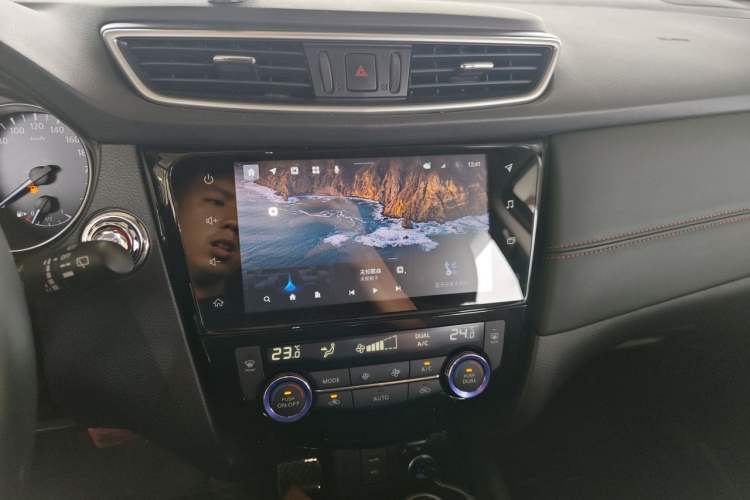 Used Nissan Qashqai 2023 Classic 2.0L CVT XV Comfort Edition Audio And AC Panel
